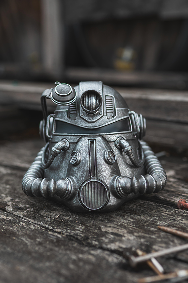 Fallout T-51 Power Armor Helmet Mini Desktop Statue – Official