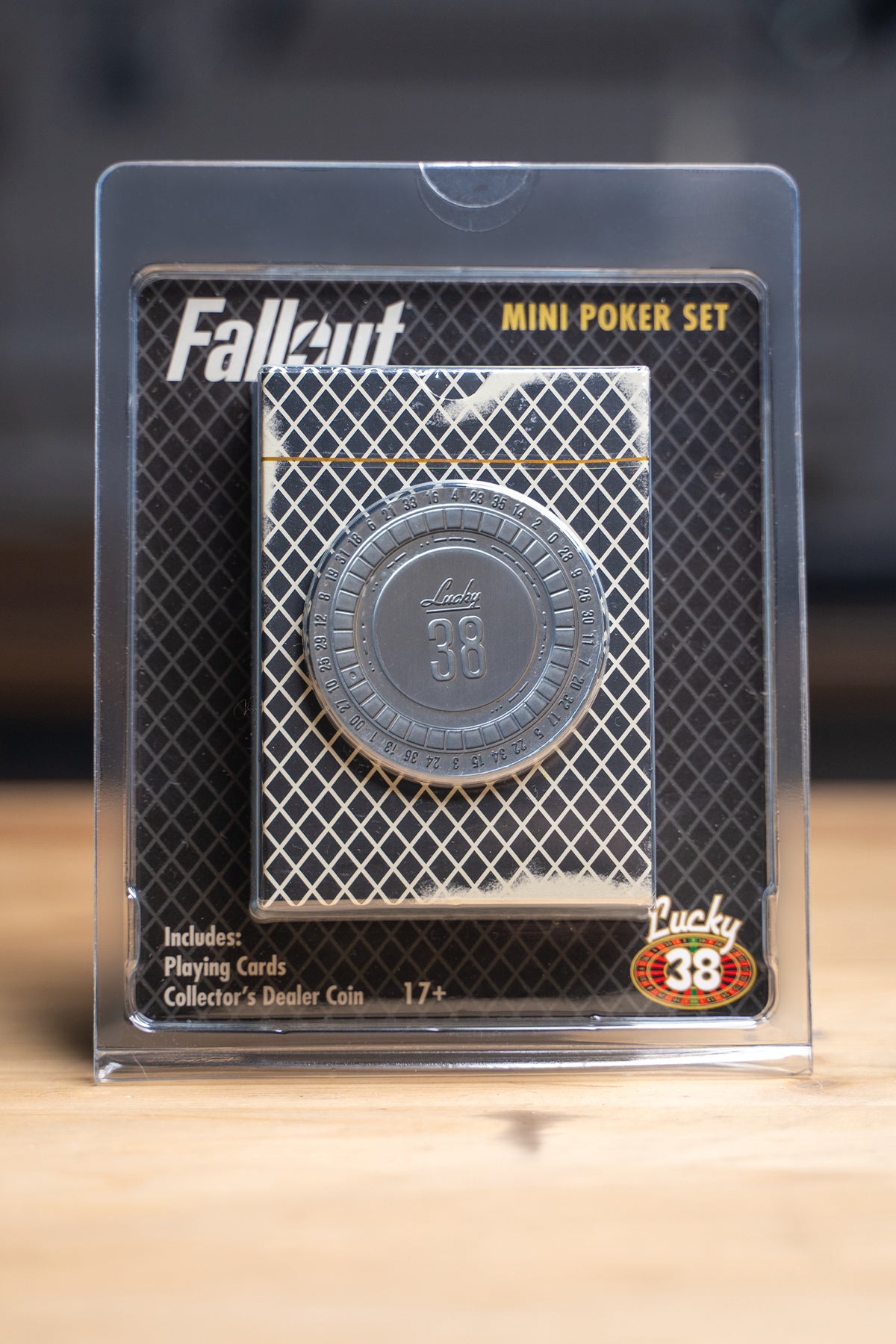 Lucky 38 Poker Starter Set in blister pack