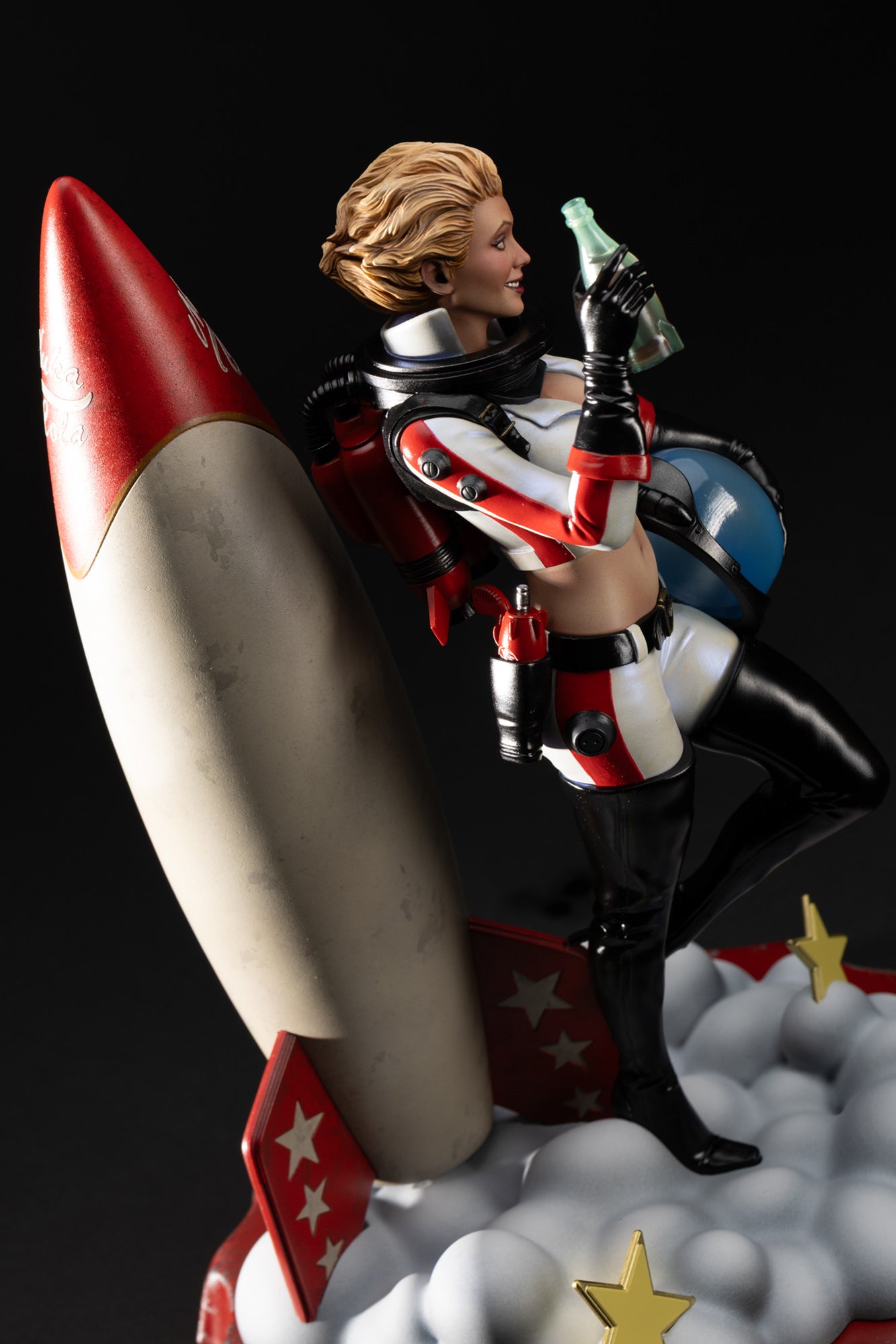 Fallout Nuka-Girl Rocketsuit Statue