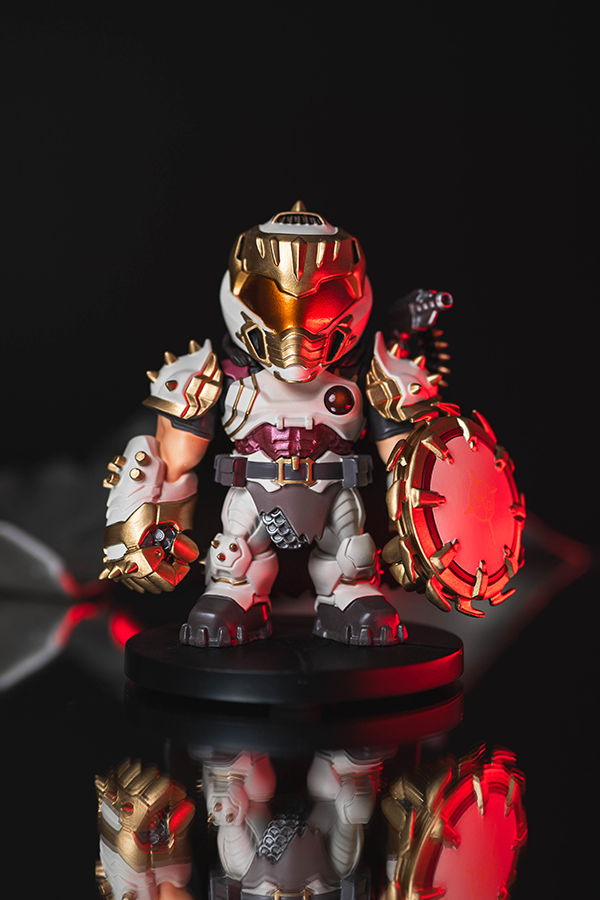 DOOM: The Dark Ages Slayer Mini Collectible Figure (Divinity Variant)
