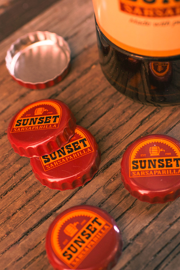 Fallout Sunset Sarsaparilla Glass Bottle & Bottle Caps