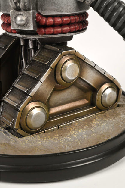 Image: Fallout Robobrain Statue closeup of track